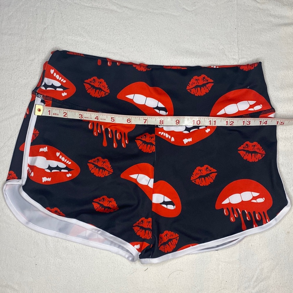 Highwaisted booty shorts